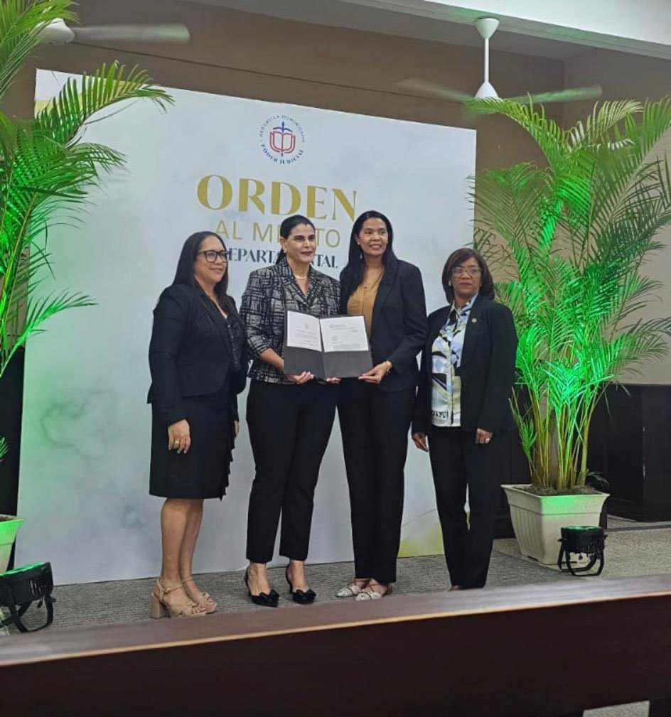 Poder Judicial reconoce a Maritza Marizol Reynoso con el Mérito Judicial